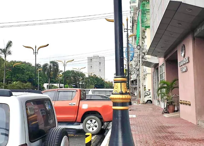 Apartment Eton Baypark By Triple View Condotel Manila