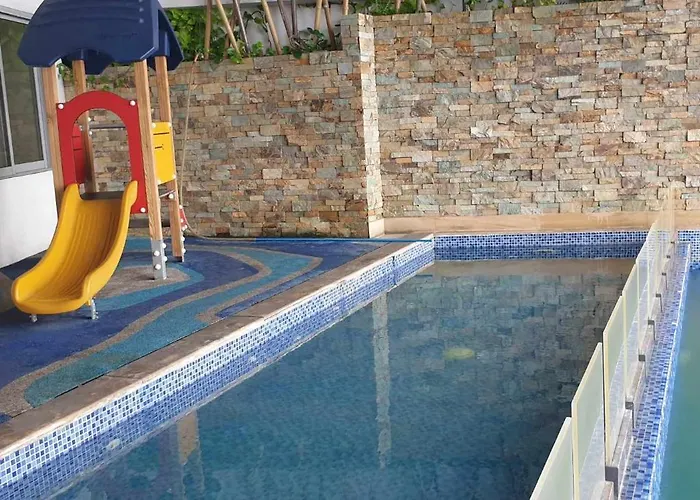 Eton Baypark By Triple View Condotel