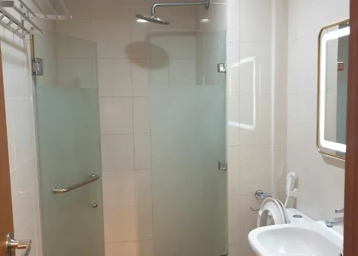 Eton Baypark By Triple View Condotel *